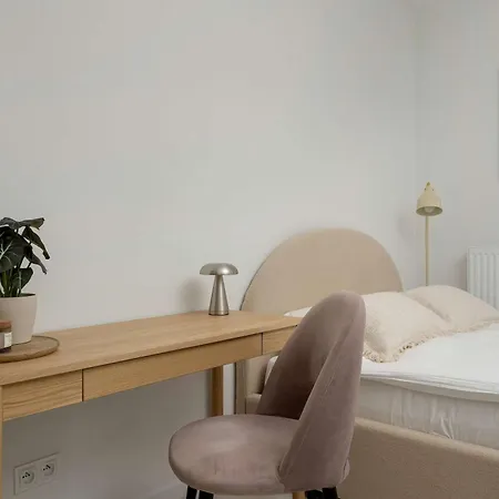 Exceptional For 2 People By Renters Апартаменти Вроцлав