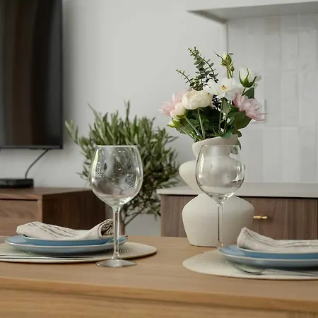 Апартаменти Exceptional For 2 People By Renters