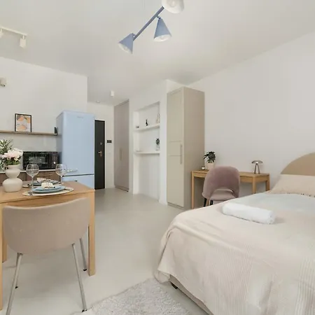Exceptional For 2 People By Renters Апартаменти