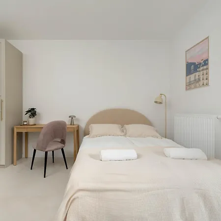 Exceptional For 2 People By Renters Апартаменти *